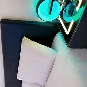 Cozy Double With En-suite: Smart Amenities & Shared Living Belvedere